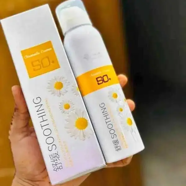 Chamomile Essence Shoothing, Moisturizing, Isolating And Protecting Sunscreen Sp - Image 2